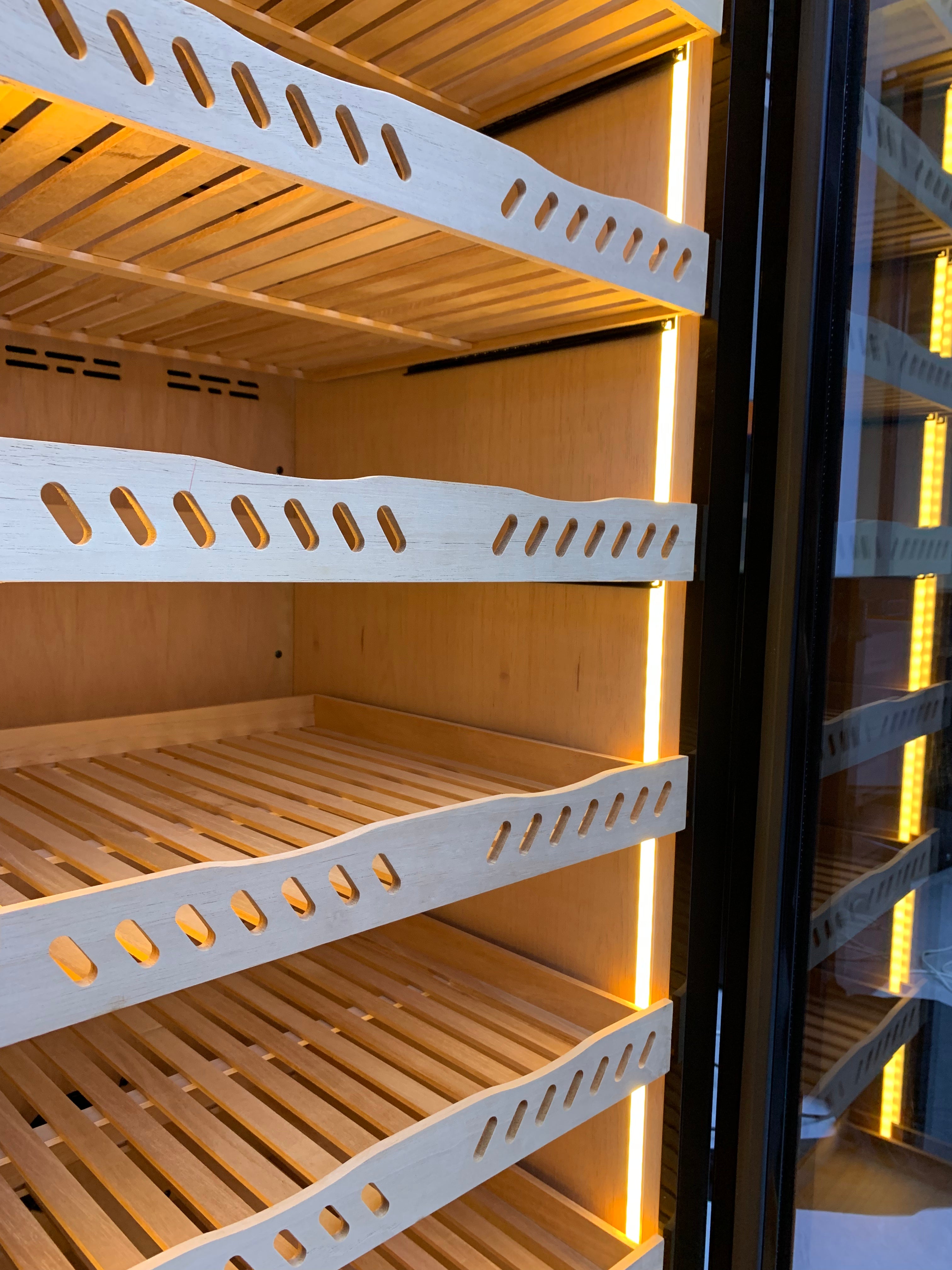 Cadenza 448L Cigar Humidor